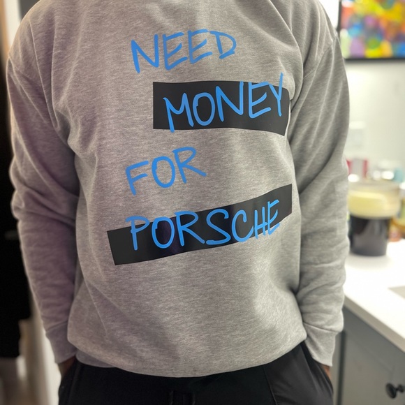 Need money for Porsche large sweater - Picture 8 of 9